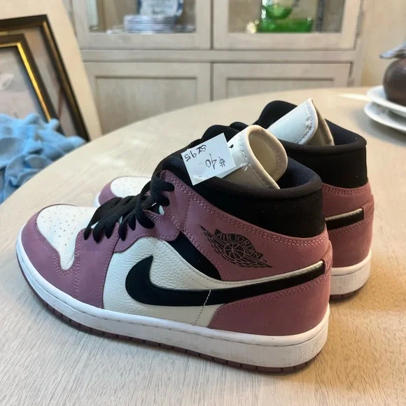 Nike Jordans High-Top Sneakers in Mauve and White - Picture 3 of 5